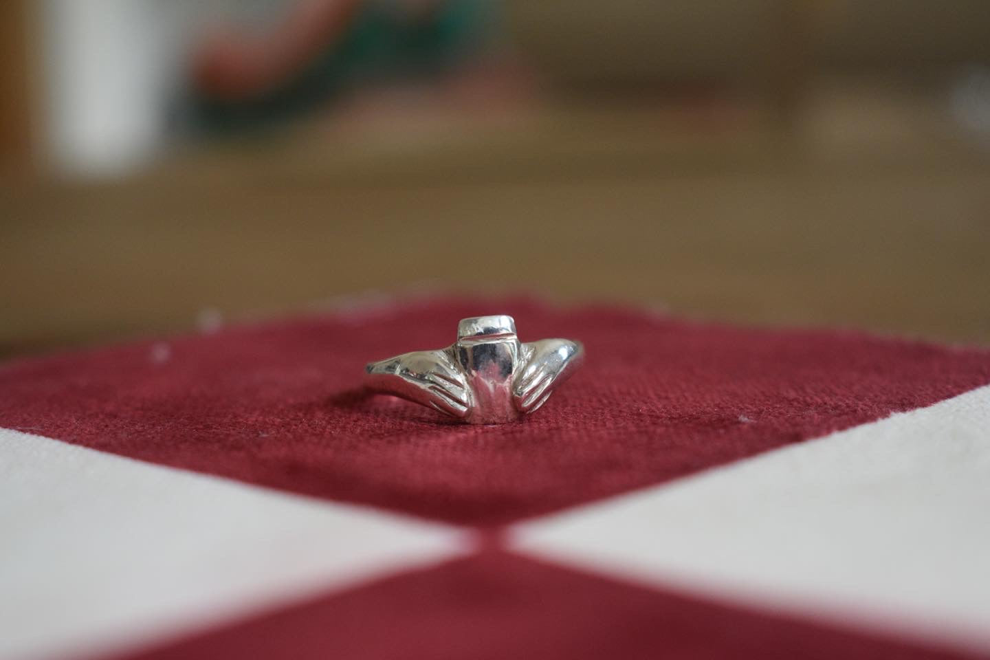 THE CLADDAGH - Sterling Silver